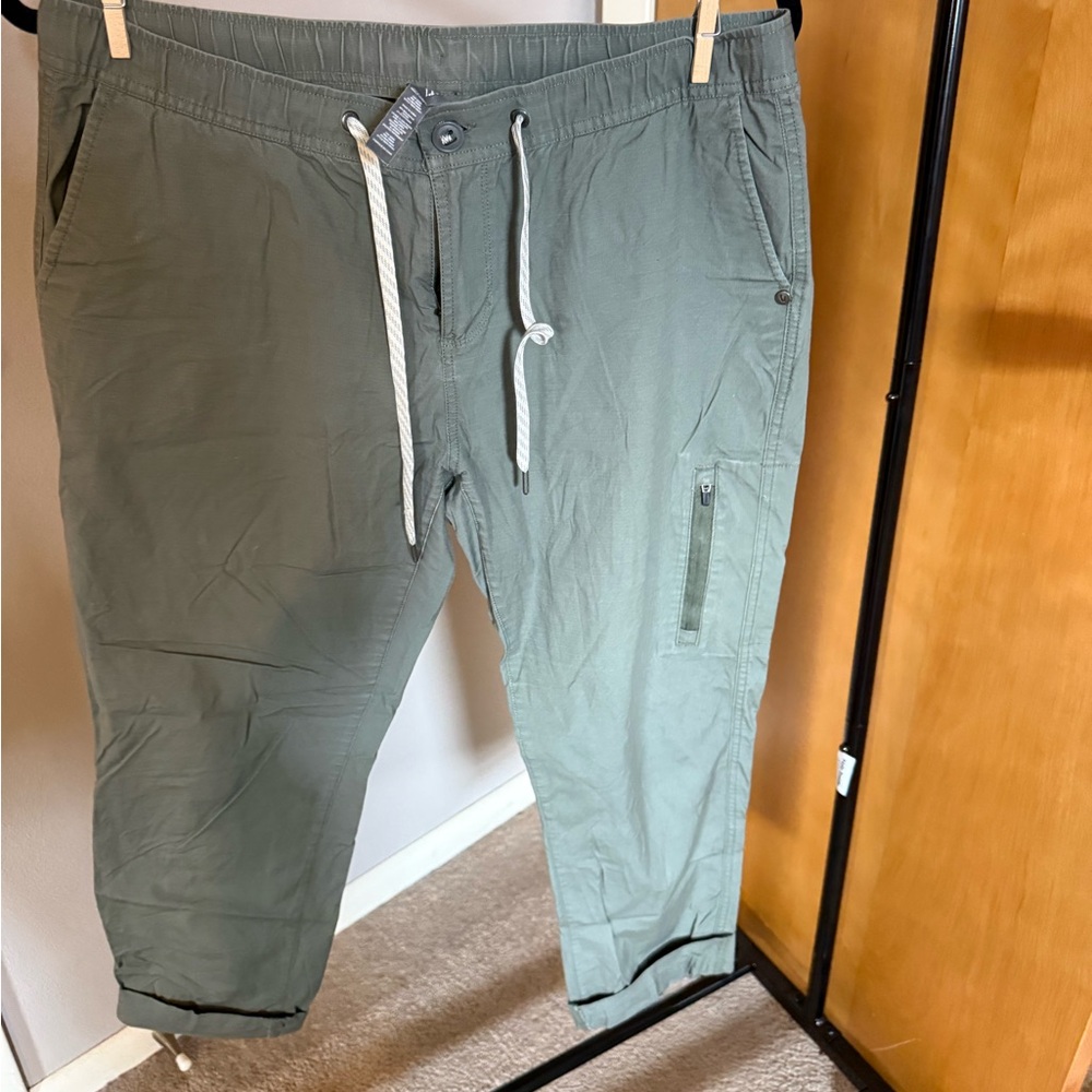 Women's Green Casual Pants